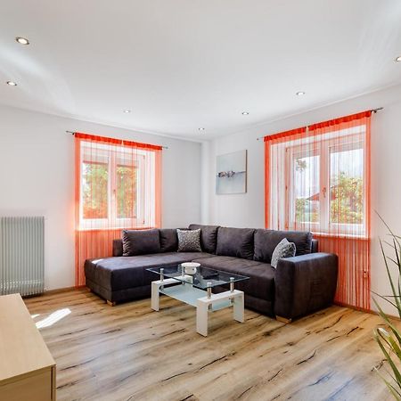 Apartment Viktoria Кастелбело Екстериор снимка