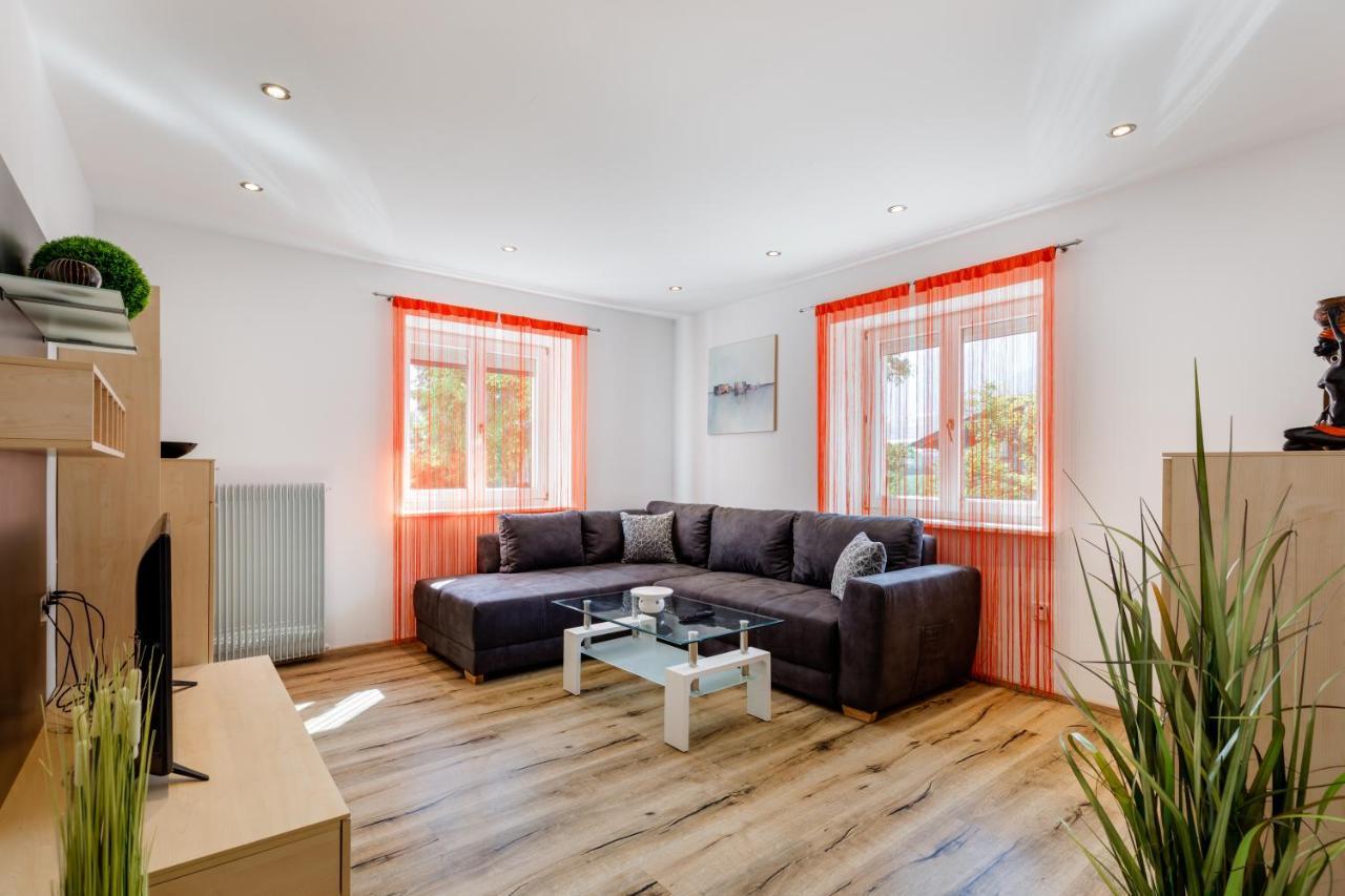 Apartment Viktoria Кастелбело Екстериор снимка